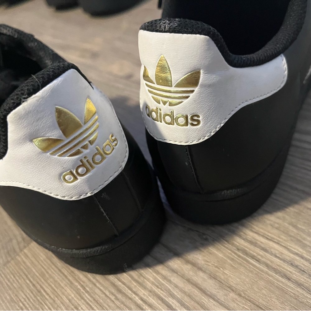 Shell Toe Adidas sneakers MENS 10.5
